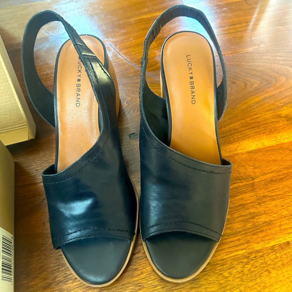 New in box - Lucky Brand block heel sandals